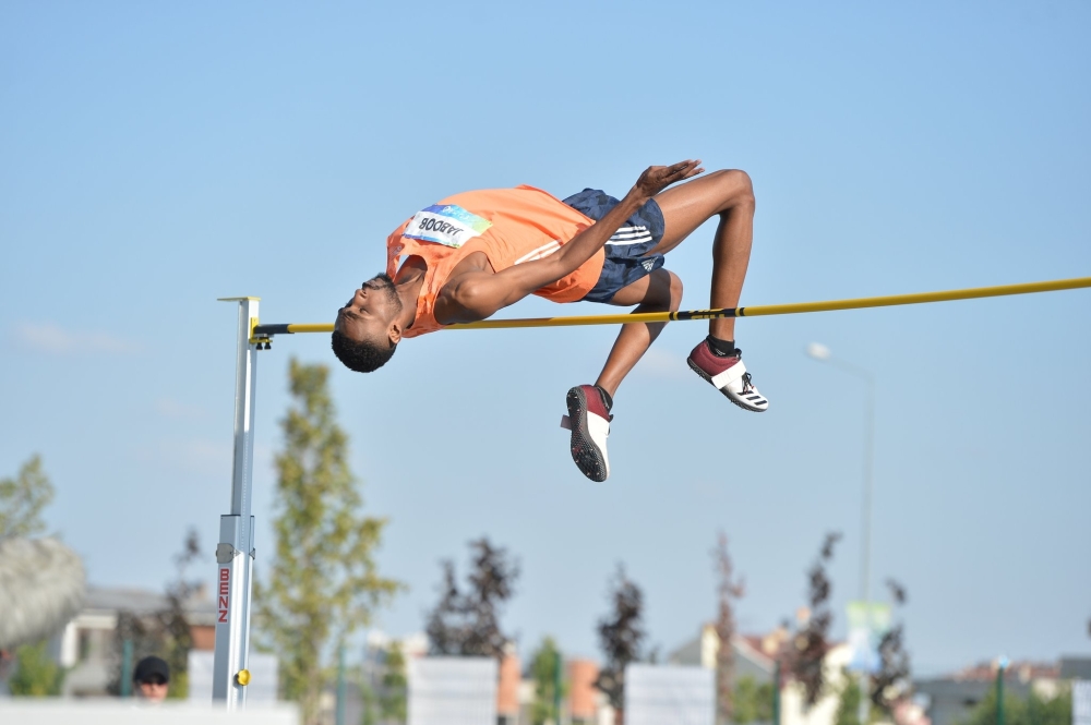 تأهيل المدربين بأسس علمية متقدمة أبرز أهداف الدورة التخصصية في الوثب