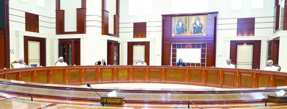 «التربية» تناقش آليات تنفيذ توجيهات جلالته في توفير مستلزمات أبناء أسر الضمان الاجتماعي