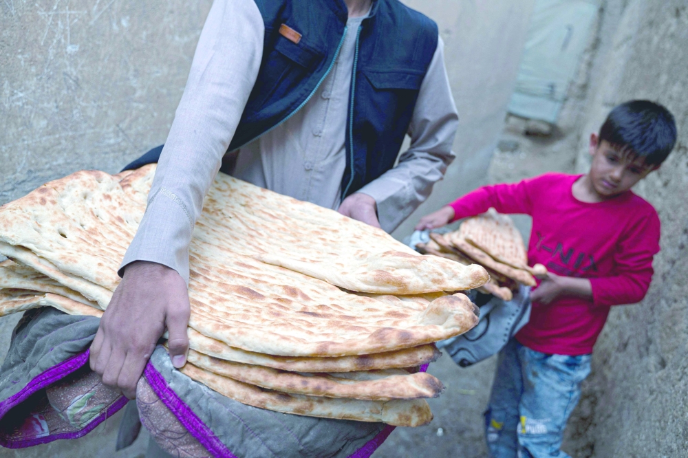 زلزال مدمر وفيضانات غامرة فاقمت الوضع
الامم المتحدة : ستة ملايين أفغاني يواجهون خطر المجاعة