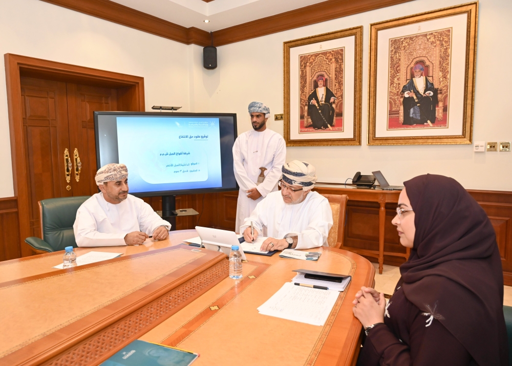 توقيع 9 عقود لتنفيذ مشاريع فندقية ومخيمات سياحية