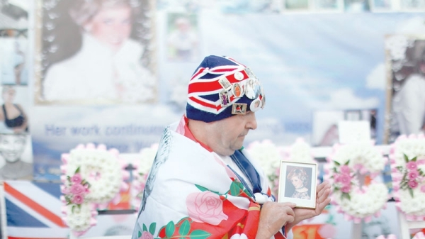 Flowers, photos as tributes paid to princess Diana, 25 years on