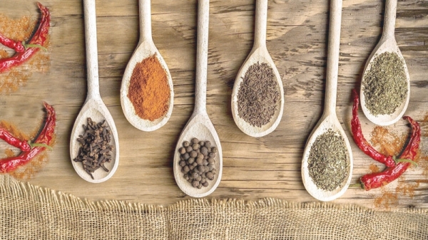 Serving Arabian dishes with frankincense to global foodies