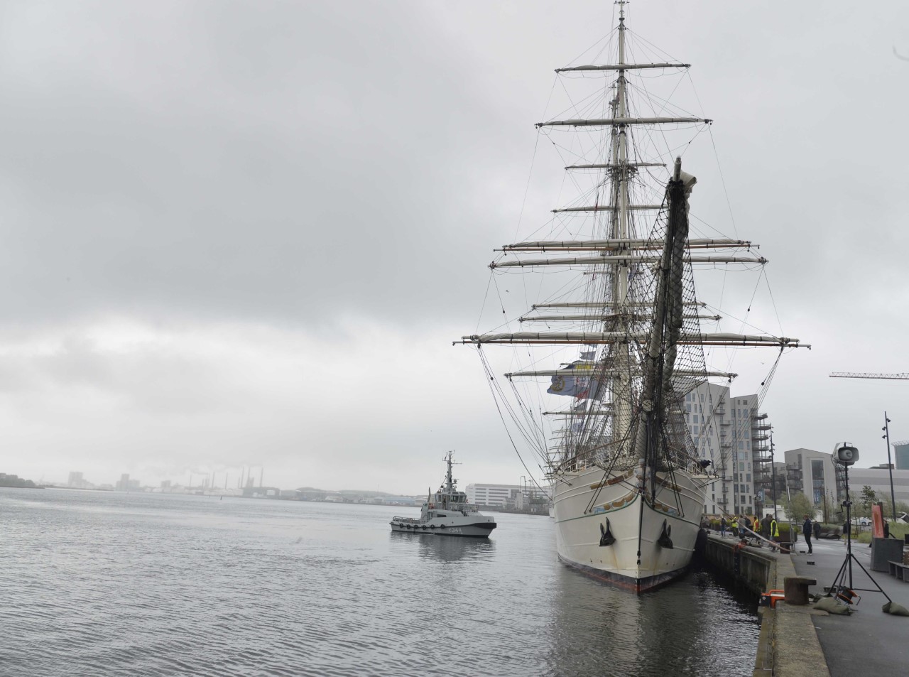 السفينة (شباب عُمان الثانية) ترسو في ميناء آلبورج بمملكة الدنمارك