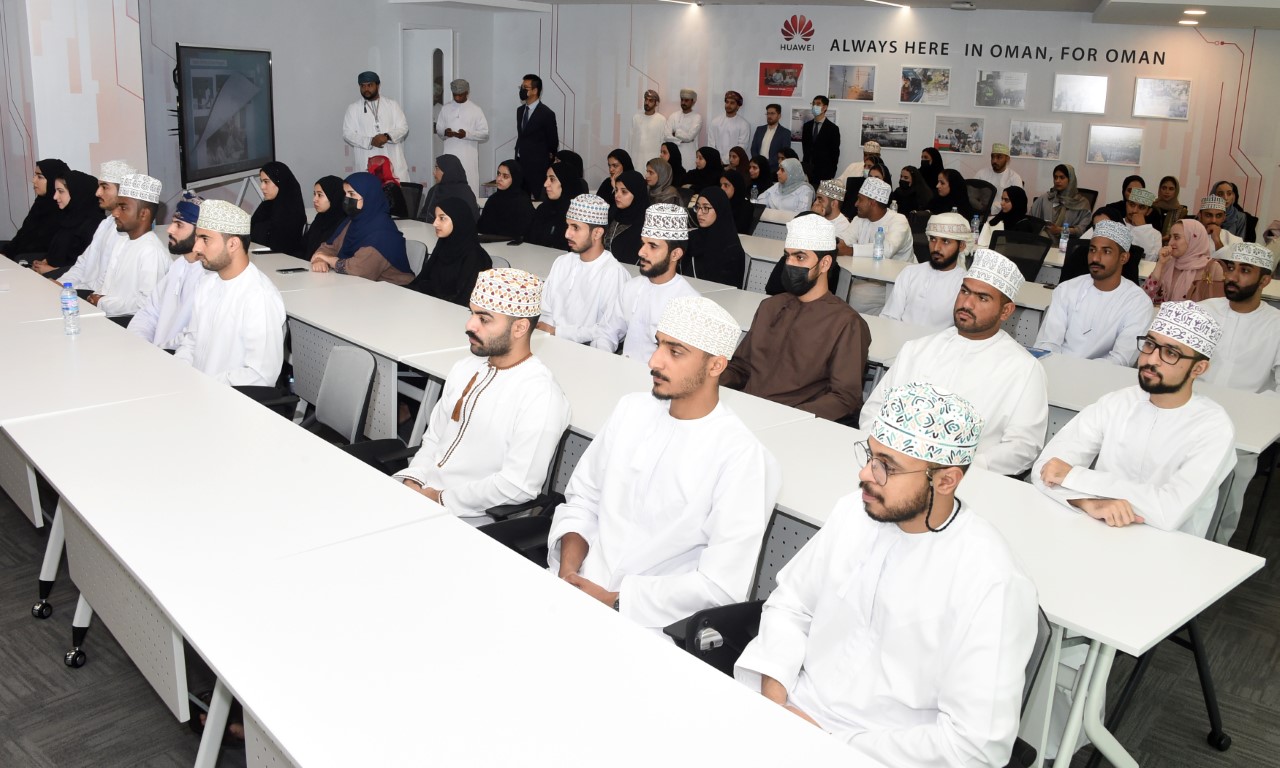 تدشين البرنامج التدريبي /بذور من أجل المستقبل/ بمشاركة ٣٠ طالبًا وطالبة 2 62f5067c8fb23