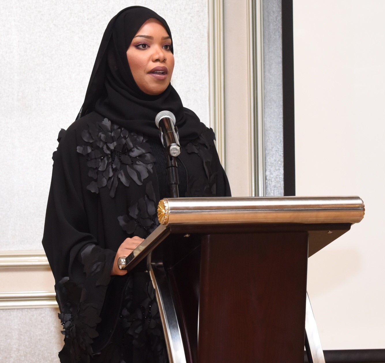 محاضرة توعوية حول دور المرأة العُمانية في الإدارة المالية بصلالة