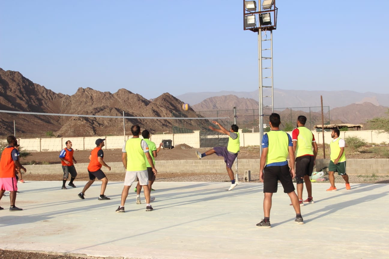 البرامج الصيفية الرياضية تستقطب الرياضيين والهواة في محافظة الظاهرة