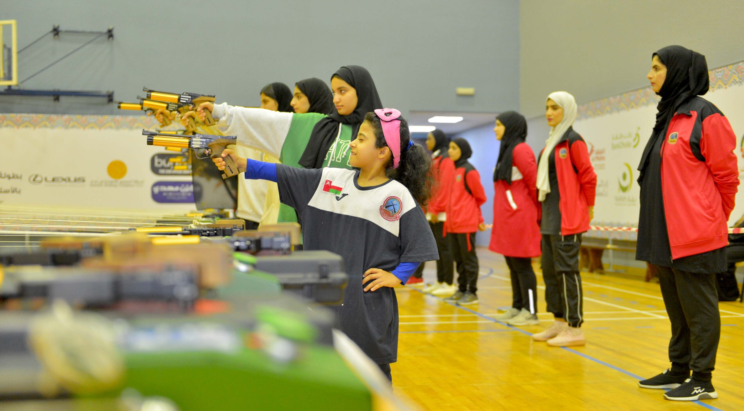 تواصل بطولة الاتحاد العُماني الأولى للرماية