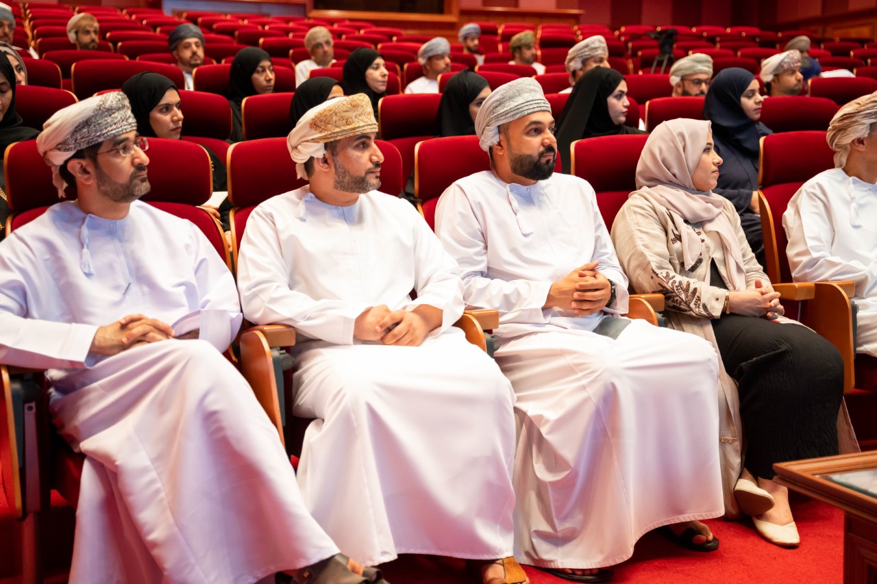 وزارة العمل تنظم لقاءً حول ضمان سلامة تطبيق منظومة "إجادة" 2 630f18dff1637