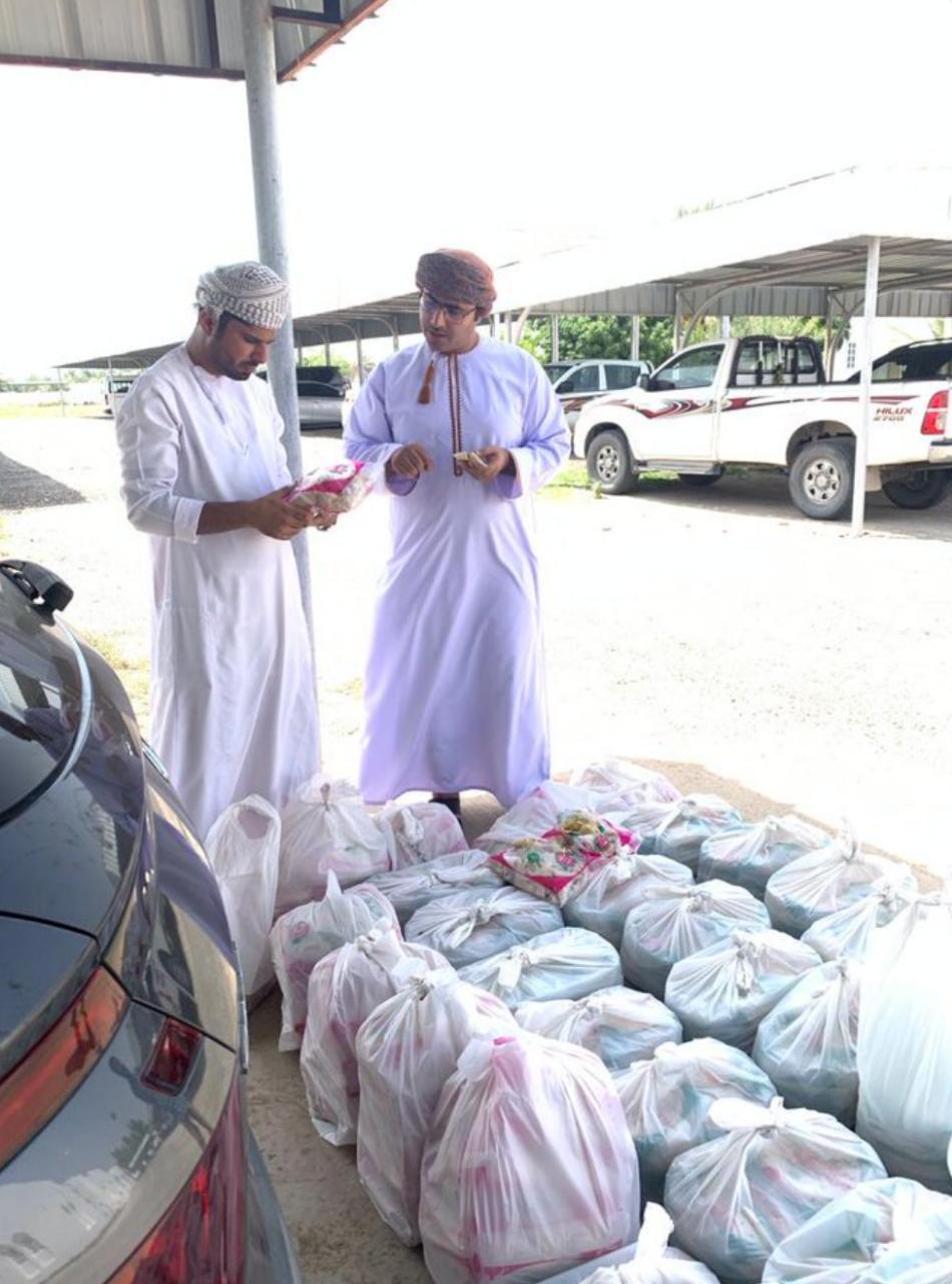 ضبط مركبة غير مرخصة بالخابورة تقوم بنقل مواد غذائية في ظروف غير صحية