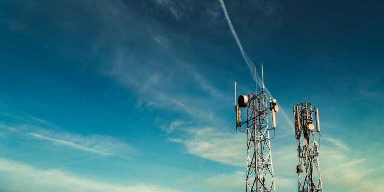 من 4G إلى 6G: كيف تسعى روسيا إلى تطوير شبكات الهاتف المحمول وسط نقص في الترددات المحلية والمعدات الأجنبية