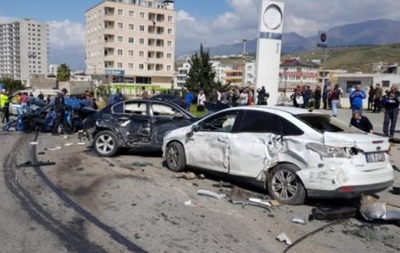 وفاة 32 شخصًا على الأقل وإصابة آخرين في حادثَي سير بتركيا