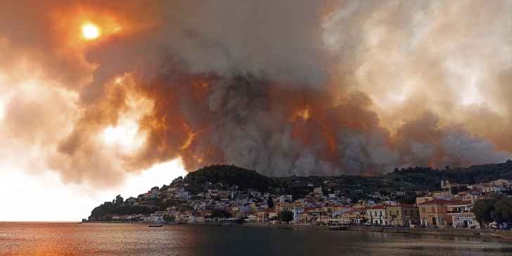 السيطرة الجزئية على حريق بجزيرة ثاسوس السياحية في اليونان