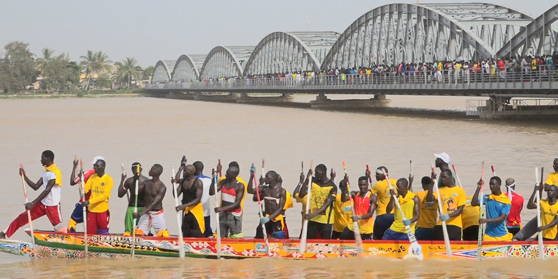 سباق الزوارق في سان لويس بالسنغال.. نشاط تراثي يأبى الاندثار