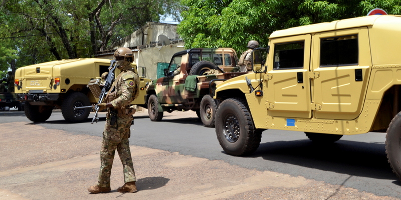 مقتل 16 شخصًا نتيجة سلسلة هجمات مسلحة في مالي