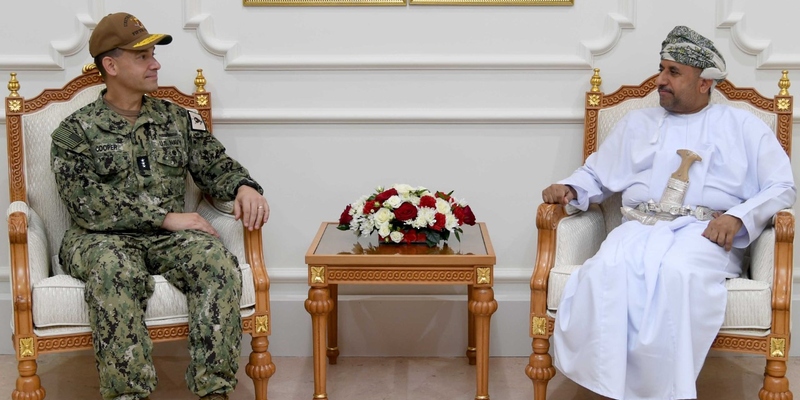 معالي الأمين العام بوزارة الدفاع يستقبل مسؤولًا عسكريًّا أمريكيًّا