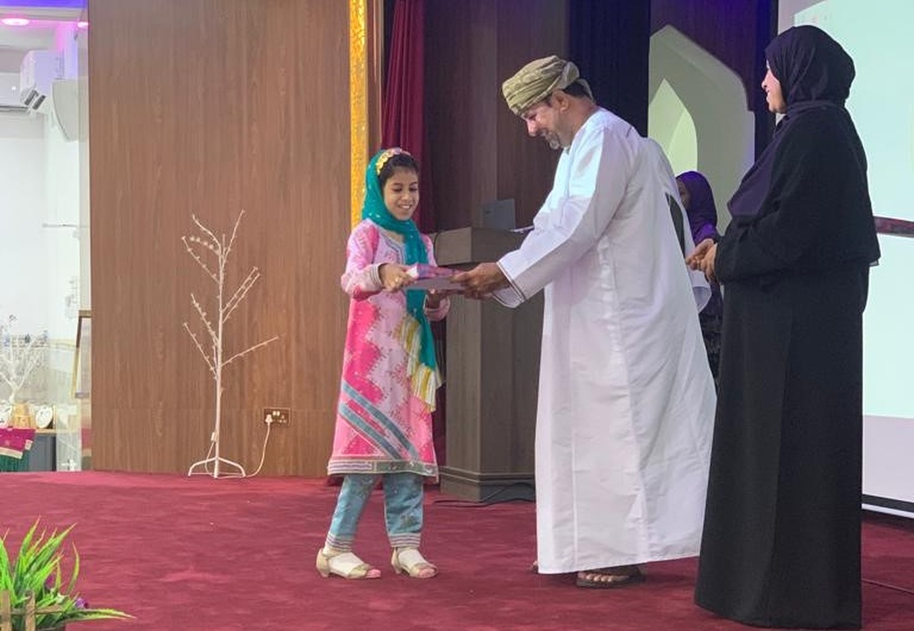 تعليمية الداخلية تختتم البرنامج الصيفي لطلبة المدارس 1 تعليمية الداخلية تختتم البرنامج الصيفي لطلبة المدارس