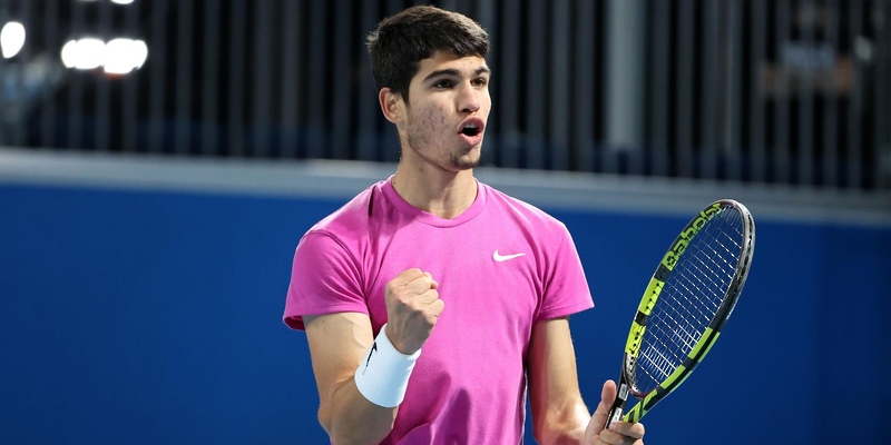 الإسباني ألكاراس رابعًا في ترتيب محترفي كرة المضرب