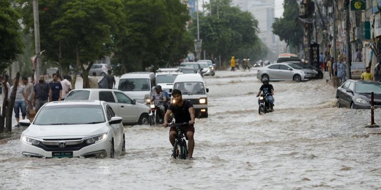 مصرع 22 شخصًا جرّاء فيضانات في شرق أفغانستان
