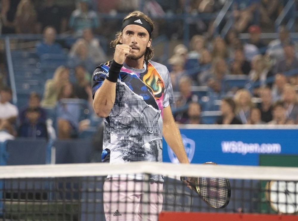 تيتيباس يطيح بميدفيديف ويواجه تشوريتش على لقب سينسناتي