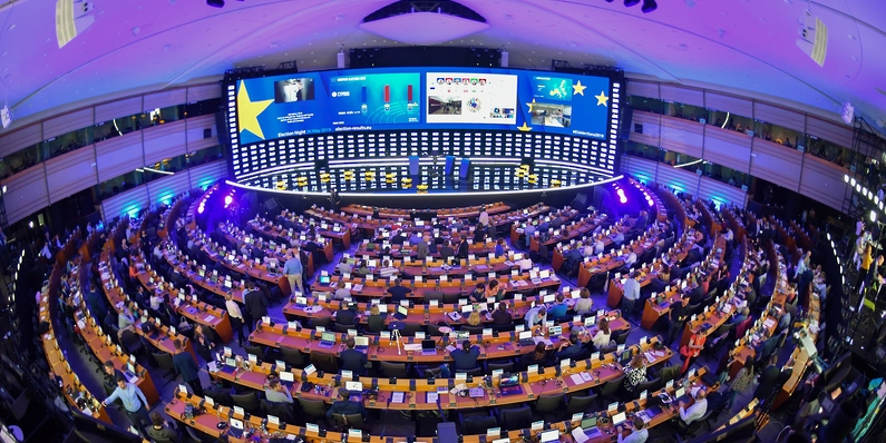 العمل على دعم خطة لإعادة توزيع عائدات لتمويل الاتحاد الأوروبي