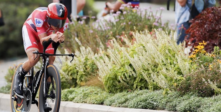 إيفينبويل يفوز بالمرحلة العاشرة لسباق فويلتا للدراجات ويعزز صدارته للترتيب العام