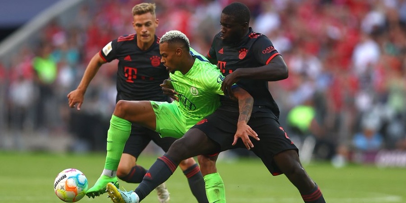 بايرن يفوز على فولفسبورج بثنائية موسيالا ومولر