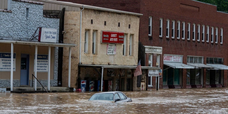 ارتفاع حصيلة ضحايا فيضانات كنتاكي إلى 28 شخصًا