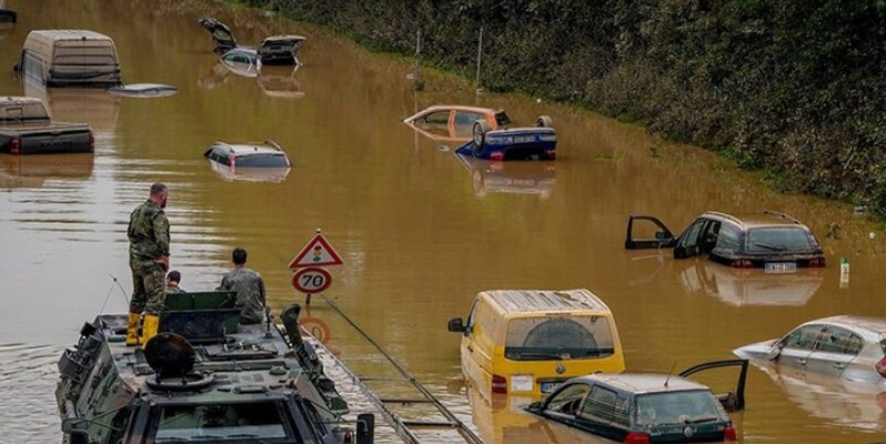 ارتفاع عدد ضحايا فيضانات ولاية كنتاكي الأمريكية إلى 30 شخصًا