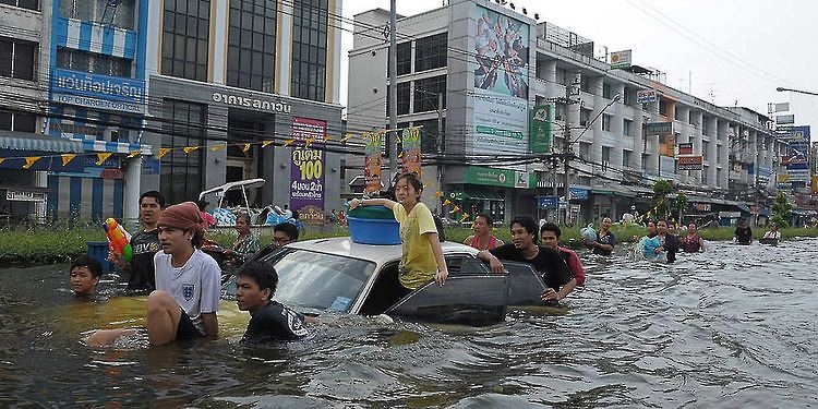 فيضانات على حدود تايلاند وميانمار بسبب المنخفض المداري مولان