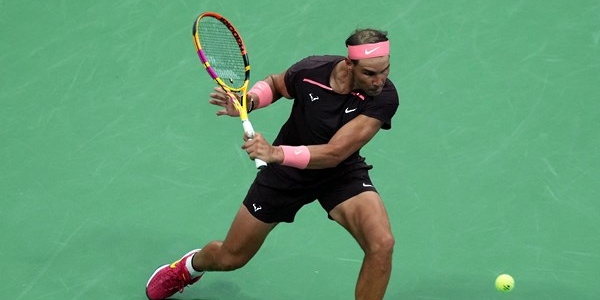 نادال يفوز على هيجيكاتا المفتوحة للتنس