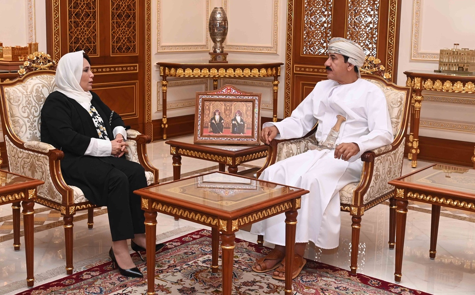 وزير المكتب السلطاني يستقبل سفيرة دولة ليبيا