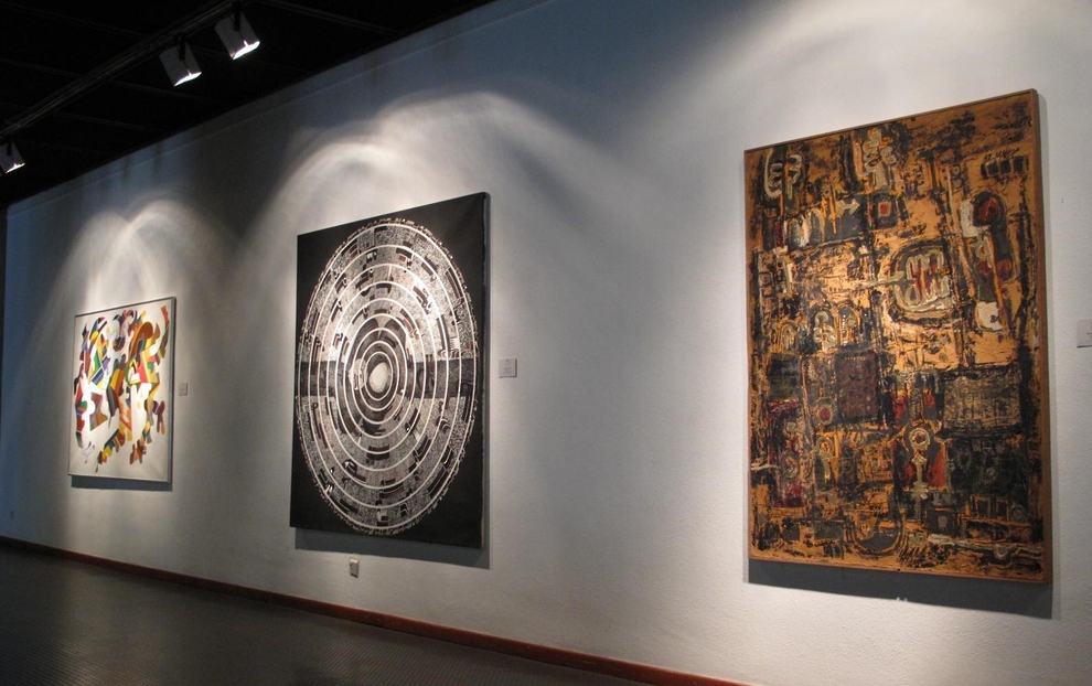 متحف بطهران يكشف عن أعمال فنية غربية تُعرض لأول مرة