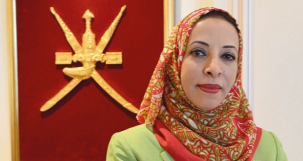 قرار وزاري بتشكيل فريق لتنفيذ مبادرة توفير الحقيبة المدرسية والتغذية لطلاب المدارس الحكومية