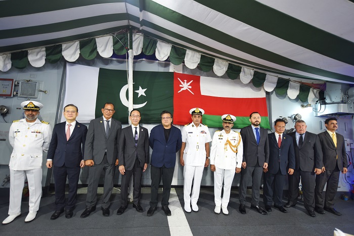 PNS Zulfiquar pays visit to Port Sultan Qaboos