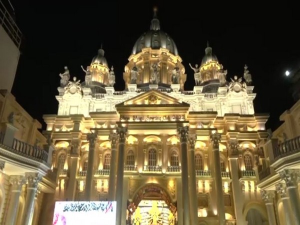 Durga Puja 2022: Take a look at this 'Vatican City'-themed pandal in Kolkata 1 Durga Puja 2022: Take a look at this ‘Vatican City’-themed pandal in Kolkata