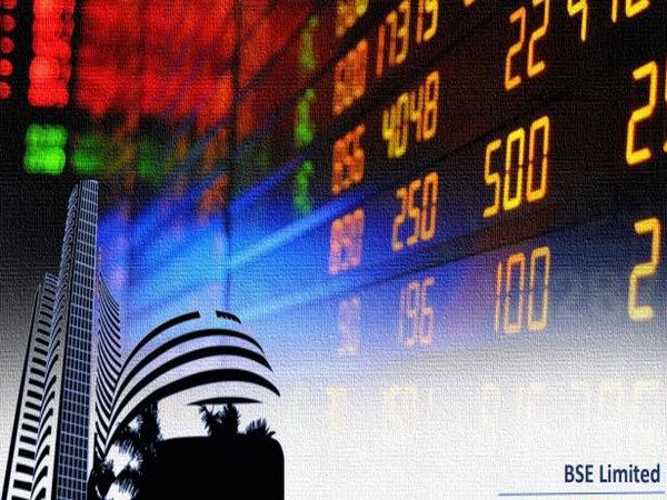 Sensex tumbles 1,021 points, Nifty ends at 17,327.35 7 Sensex tumbles 1,021 points, Nifty ends at 17,327.35