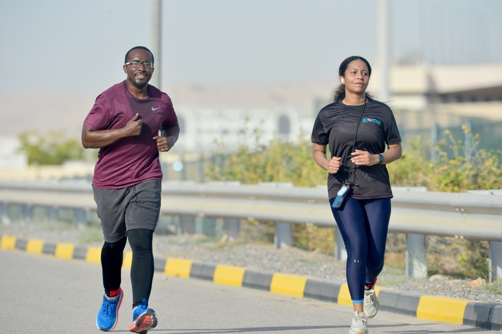 سلاح الجو السلطاني يحتكر مراكز المقدمة في النسخة الأولى لبطولة «أكواثلون»