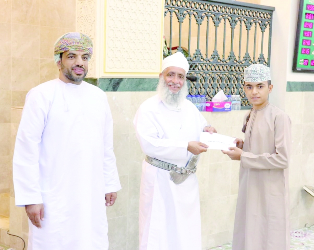 تكريم الفائزين في مسابقة حفظ القرآن بالعوابي