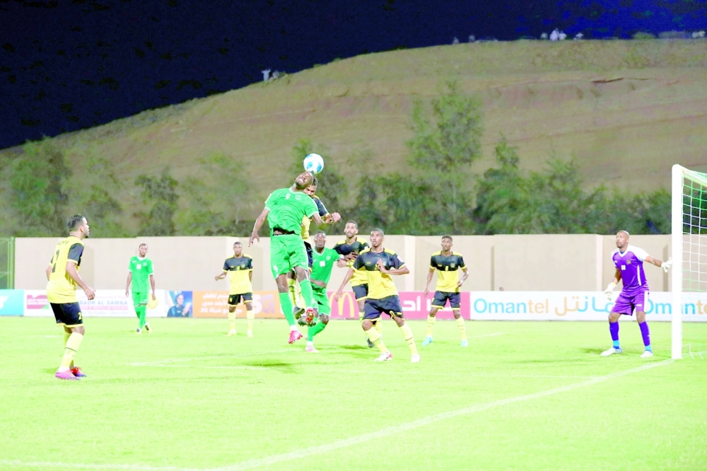 ظفار يخشى مفاجآت البشائر والمصنعة يتحدى كبرياء العروبة بدوري عمانتل