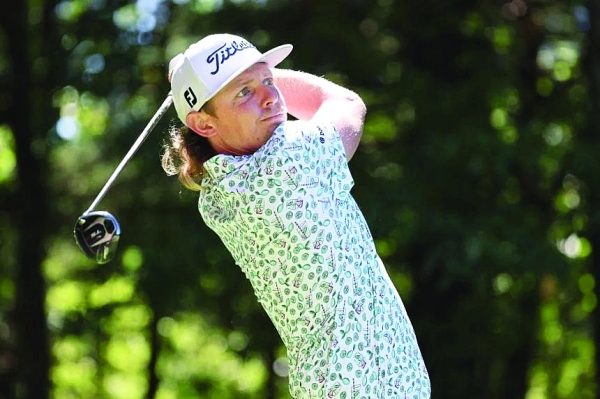 Smith trails Wolff by one in LIV Golf debut