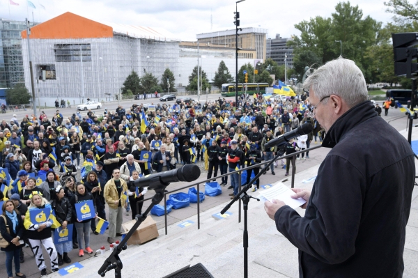 Turkey offers to mediate in Ukraine N-plant standoff