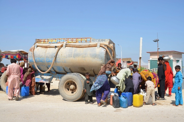 Diseases, snakebites plague Pakistani flood survivors