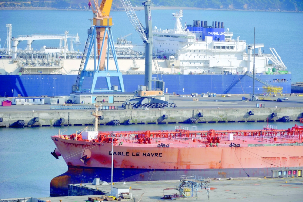 أوبك بلس تعلن خفض إنتاج النفط بعد أشهر من الزيادة