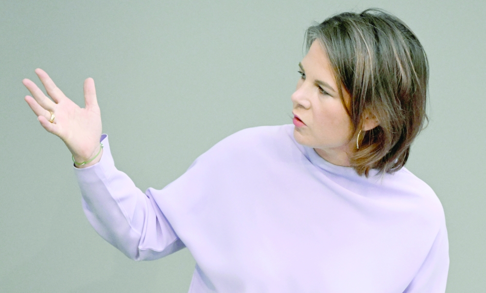 وزيرة الخارجية الألمانية تحذر من استغلال الوضع ببلادها للتأثير على المساعدات الانسانية