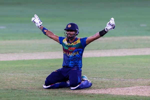 India close to exit after Sri Lanka defeat
