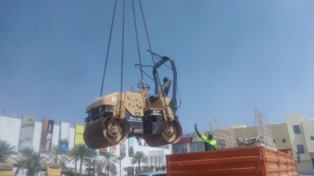 السفر وعدم توفر قطع الغيار.. يفاقم ظاهرة المركبات المهملة