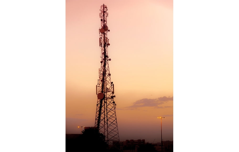 الالتزام ببناء 250 برجا للاتصالات في غضون 5 أعوام واستقطاب أحدث التقنيات والابتكارات