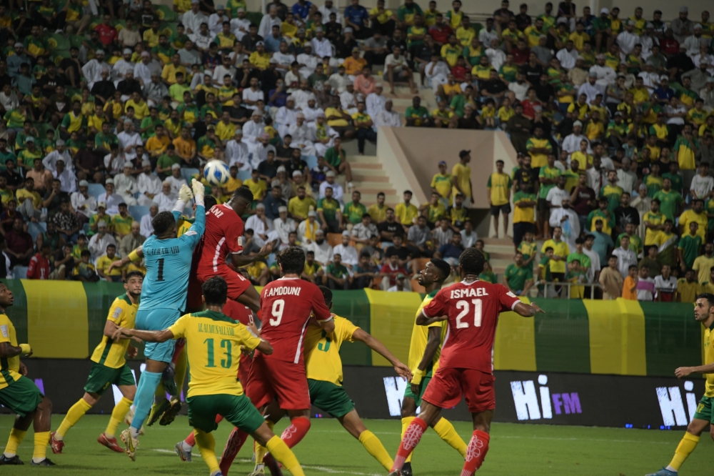 ظفار يكسب السيب في قمة الدوري بهدف كولكو