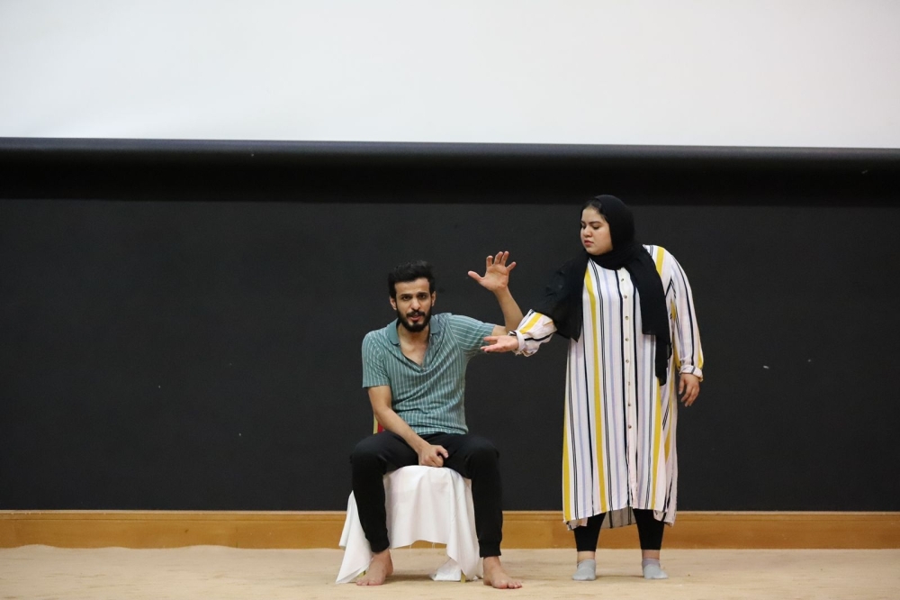 مسرحية «بيت النمل» تنهي استعدادات العرض في الملتقى الأدبي والفني