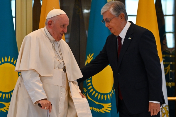 Pope in Kazakhstan to promote 'dialogue'